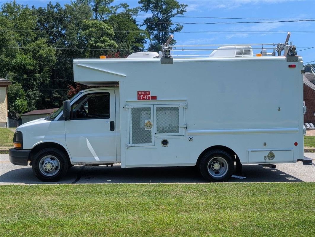 Used 2008 Chevrolet Express 3500 image 8