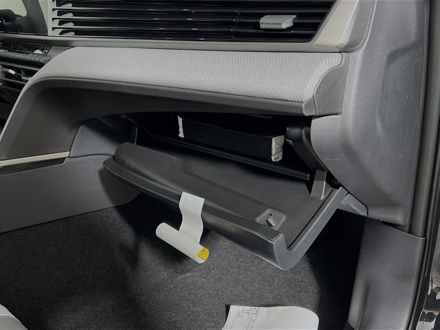 New 2025 Toyota Camry SE FWD image 32