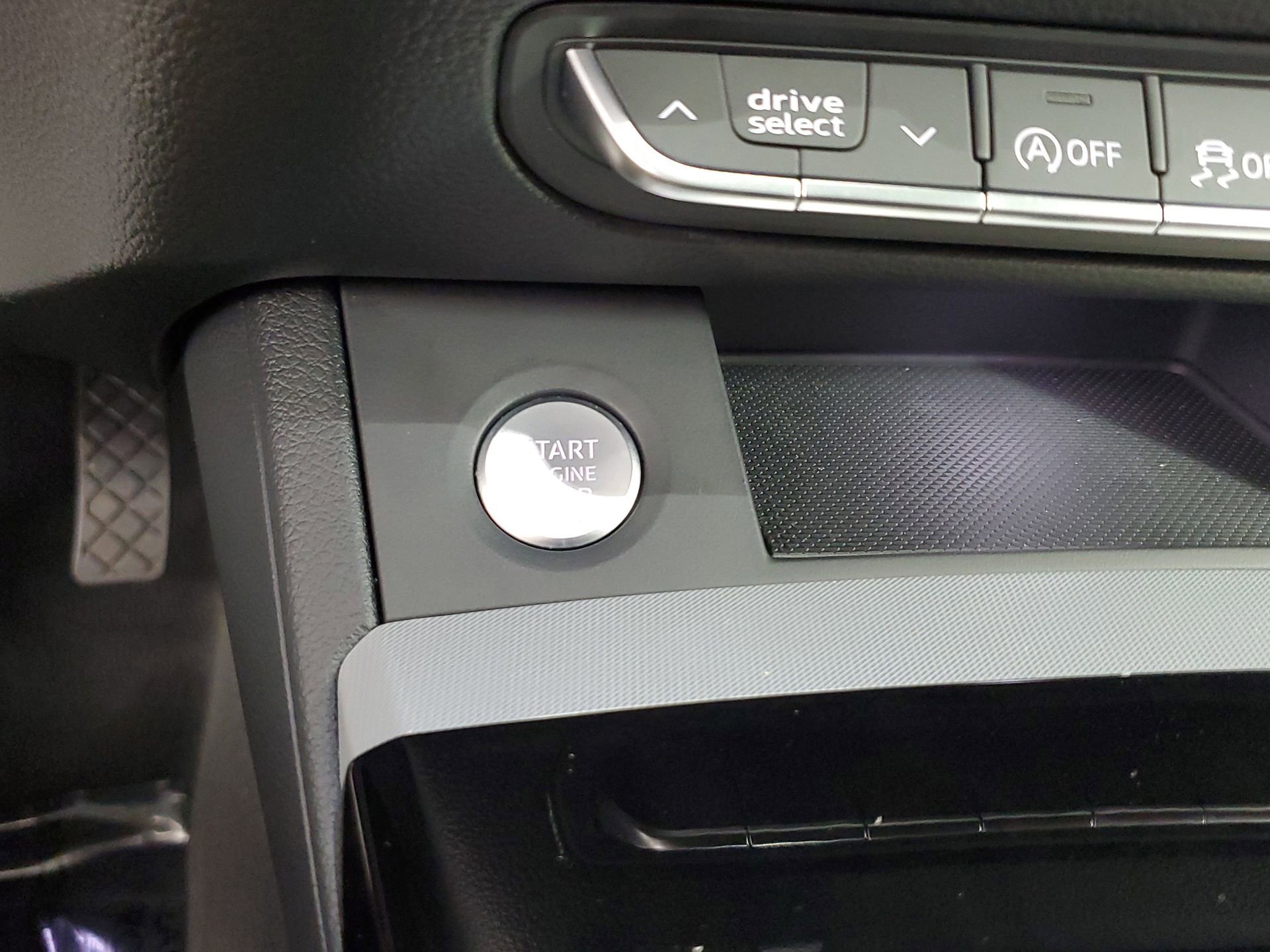 Certified 2025 Audi Q5 2.0T Premium w/ Convenience Plus Package image 42