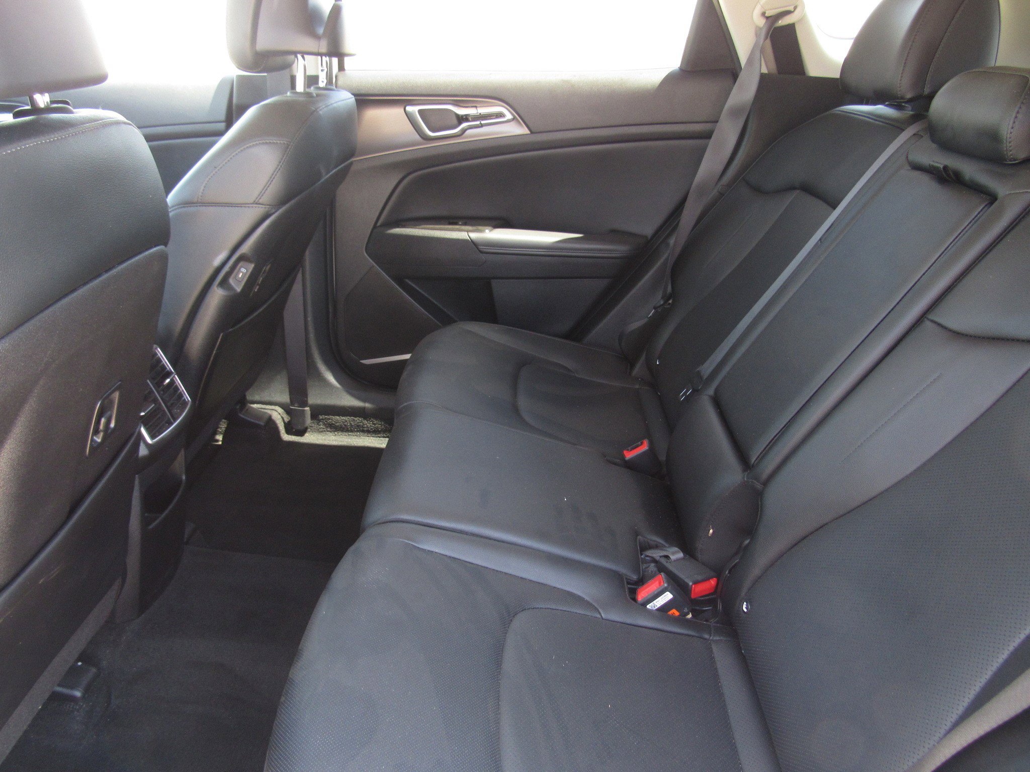 Used 2023 Kia Sportage EX image 14