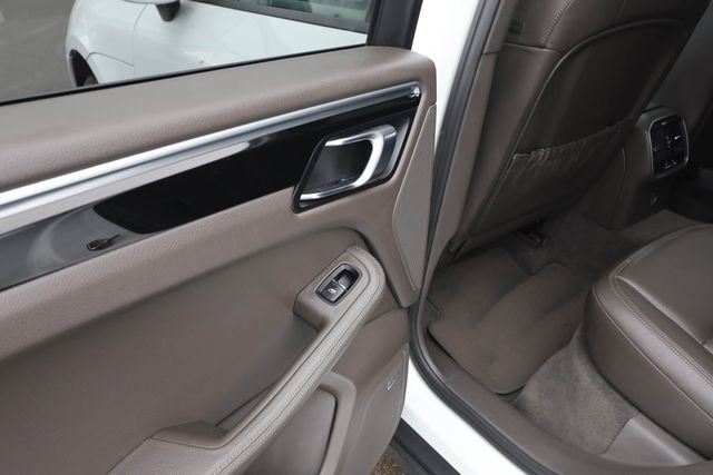 Used 2018 Porsche Macan Base image 35
