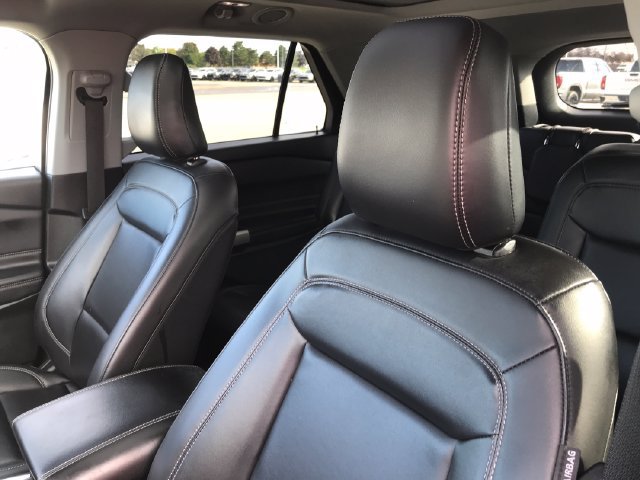 Used 2023 Ford Explorer XLT AWD/4WD image 31
