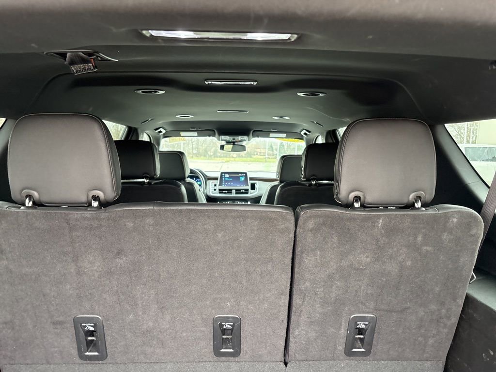 Used 2023 Chevrolet Suburban Premier image 11
