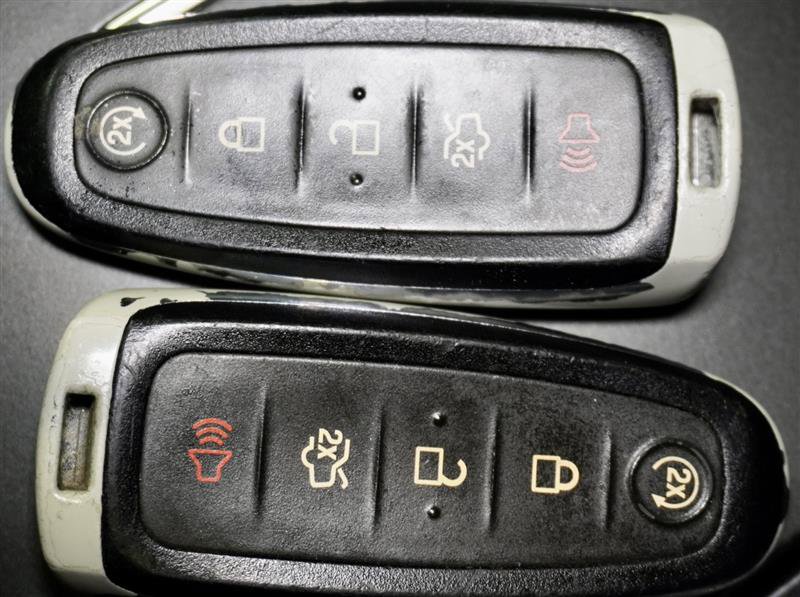 Used 2015 Ford Taurus Limited image 25