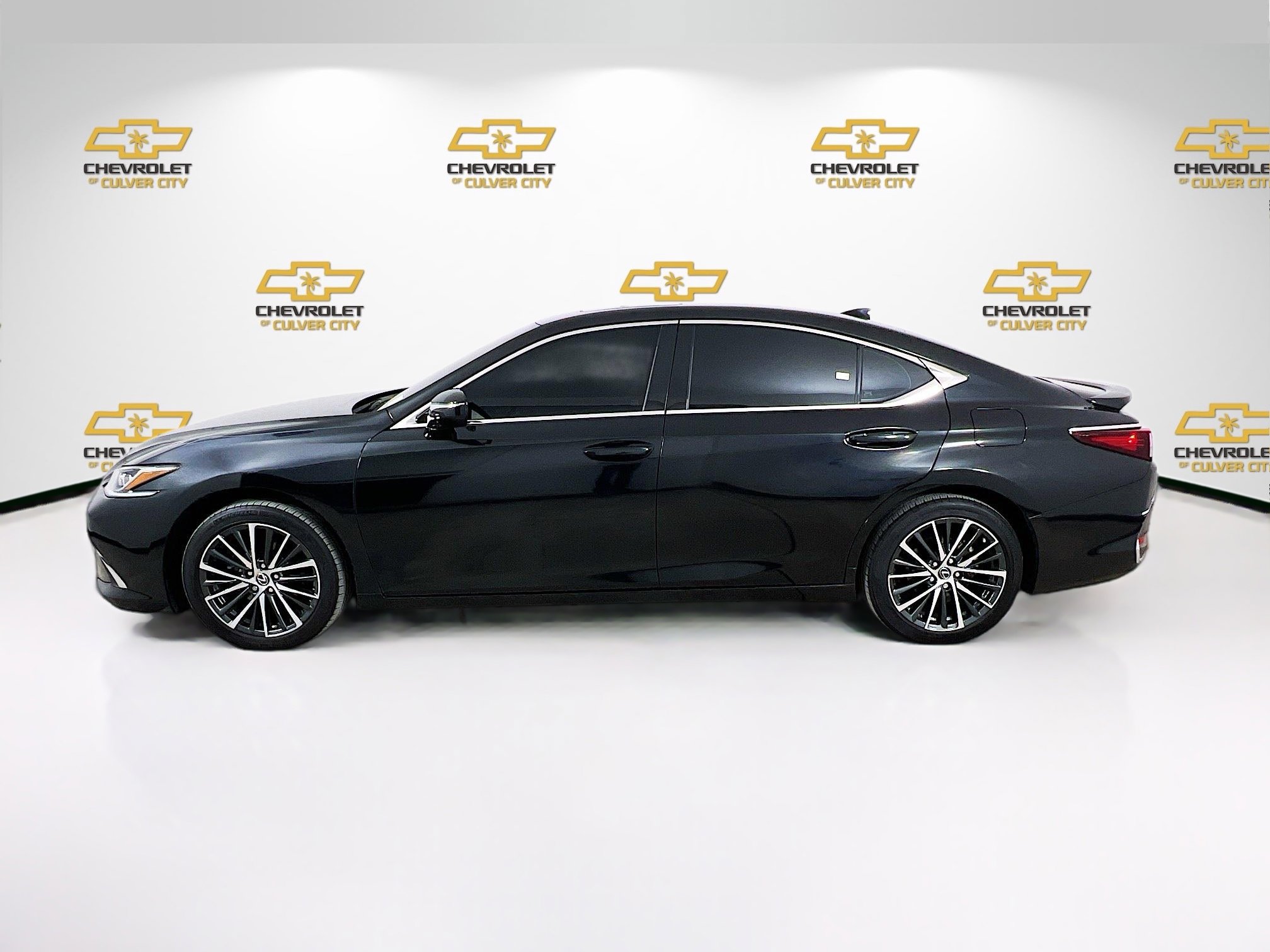 Used 2024 Lexus ES 300h w/ Premium Package FWD image 4