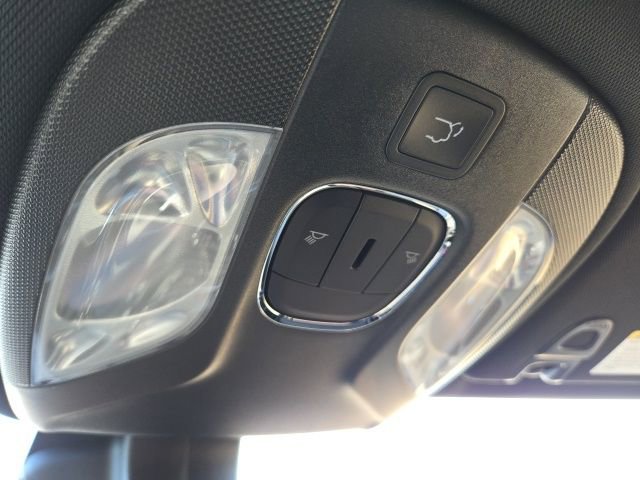 New 2026 Jeep Compass Latitude image 13