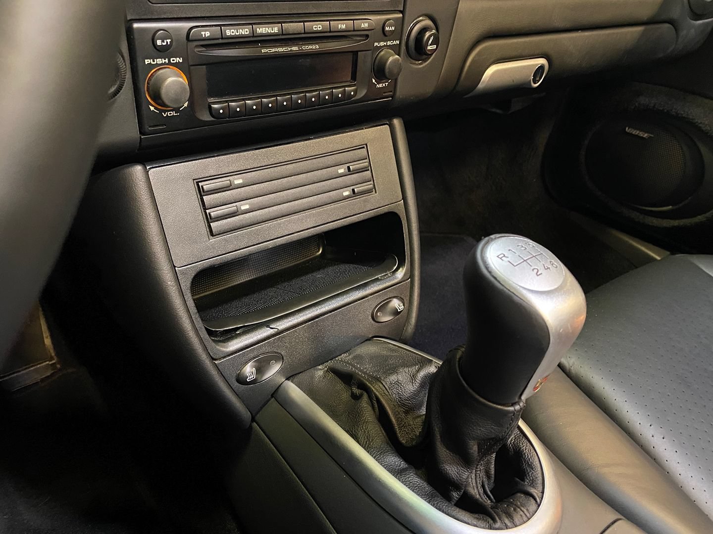 Used 2004 Porsche 911 Carrera RWD image 15