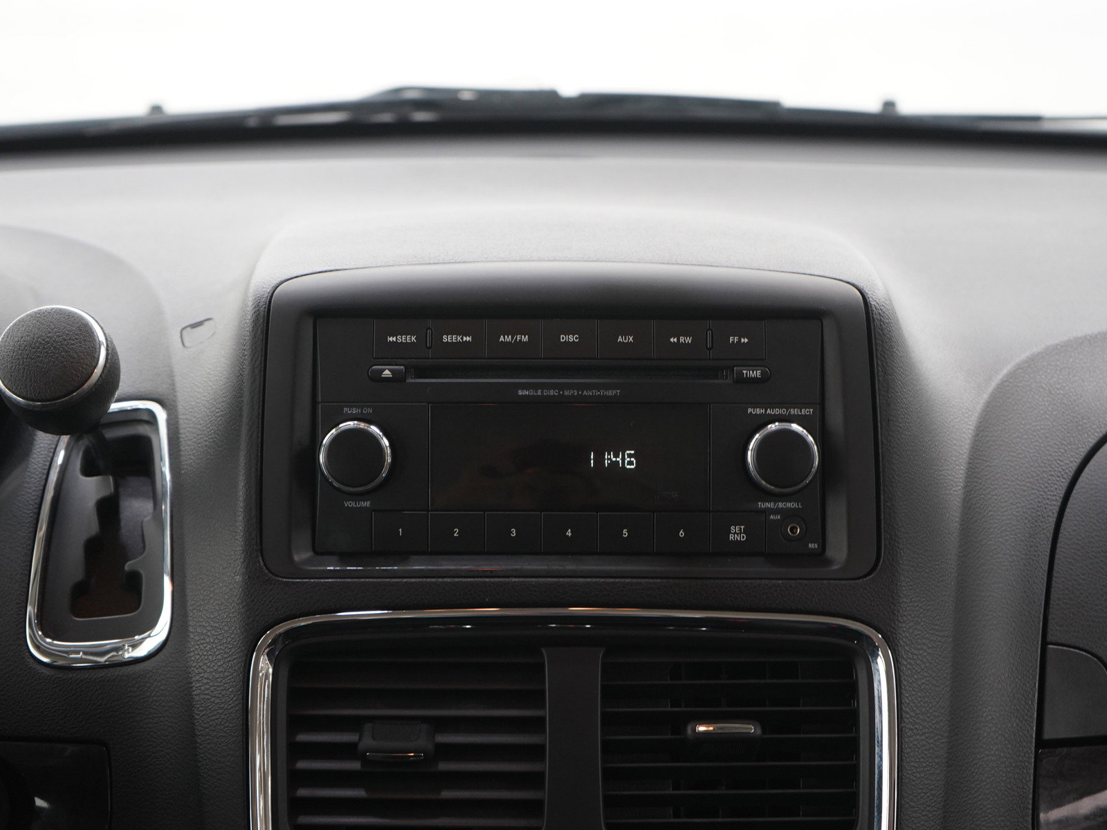 Used 2015 Dodge Grand Caravan American Value Package FWD image 16