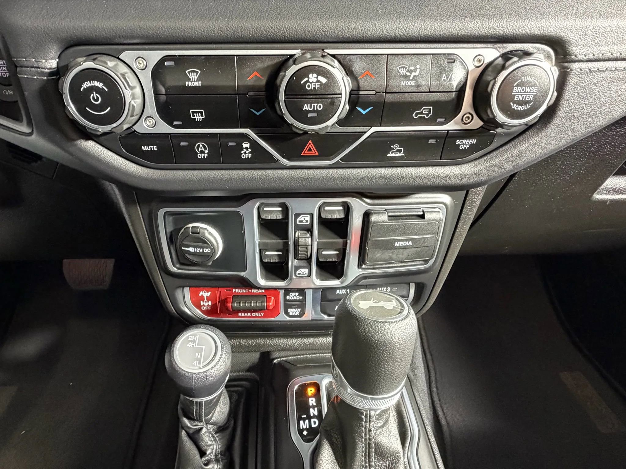 Used 2025 Jeep Wrangler Unlimited Rubicon AWD/4WD image 21