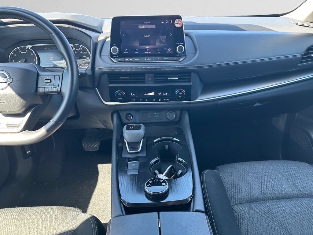 Used 2025 Nissan Rogue SV AWD/4WD image 12