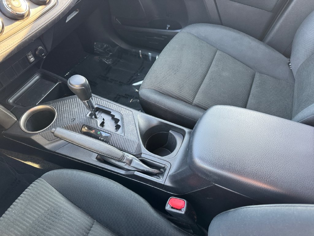 Used 2015 Toyota RAV4 LE AWD/4WD image 26