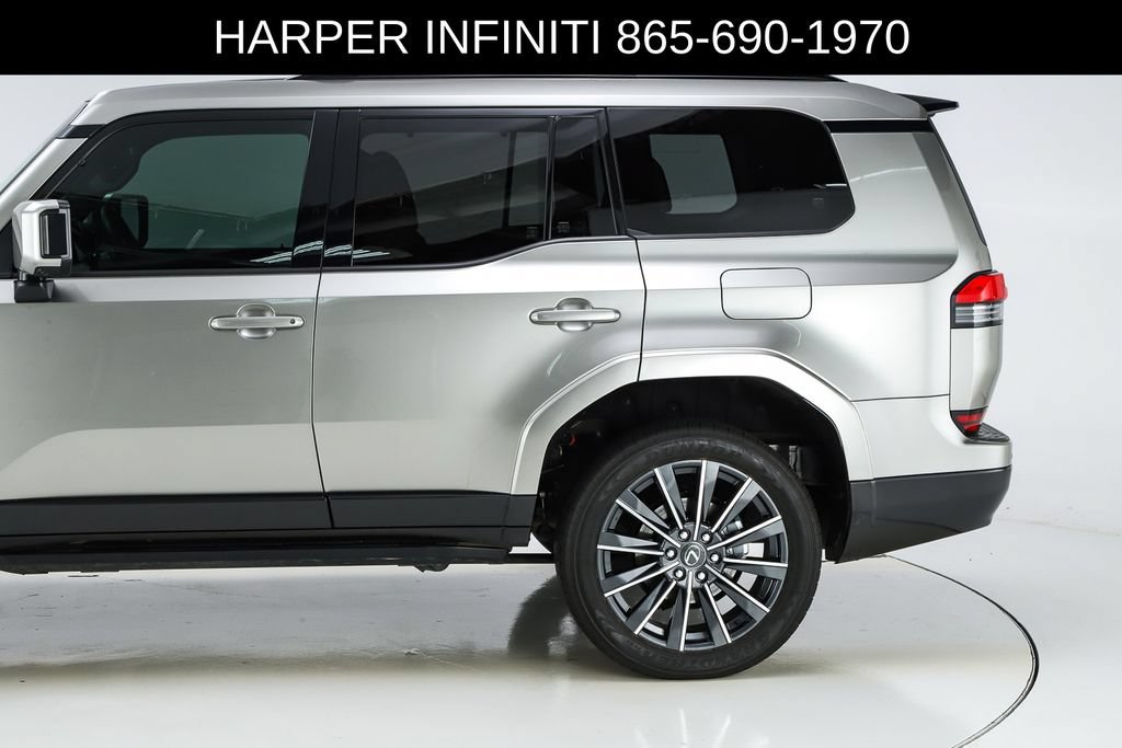 Used 2024 Lexus GX 550 w/ Accessory Package (2T) AWD/4WD image 4