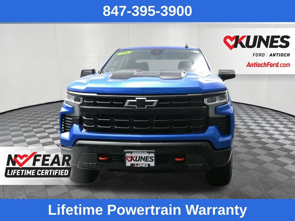 Used 2025 Chevrolet Silverado 1500 LT Trail Boss w/ LPO, Dark Essentials Package AWD/4WD image 4