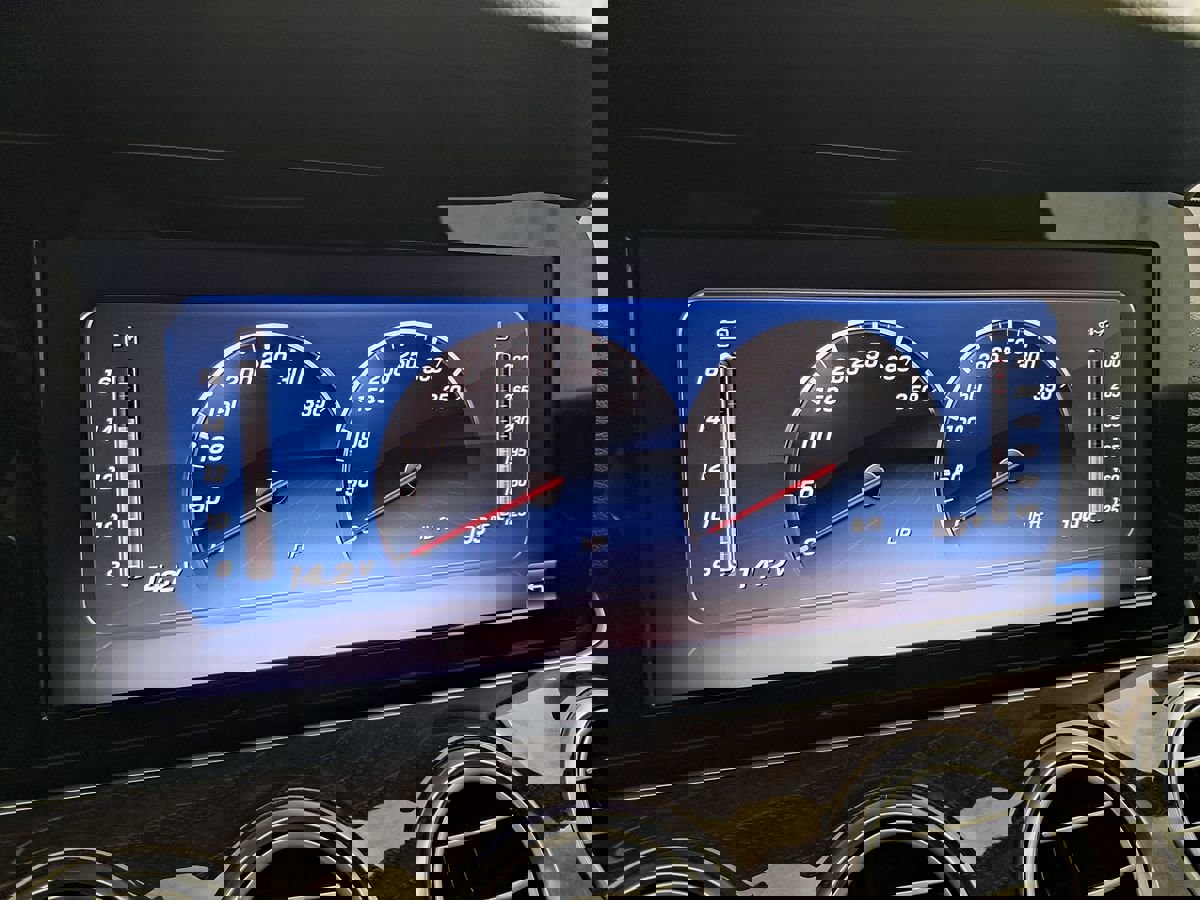 Used 2018 Mercedes-Benz E 400 4MATIC Sedan image 30