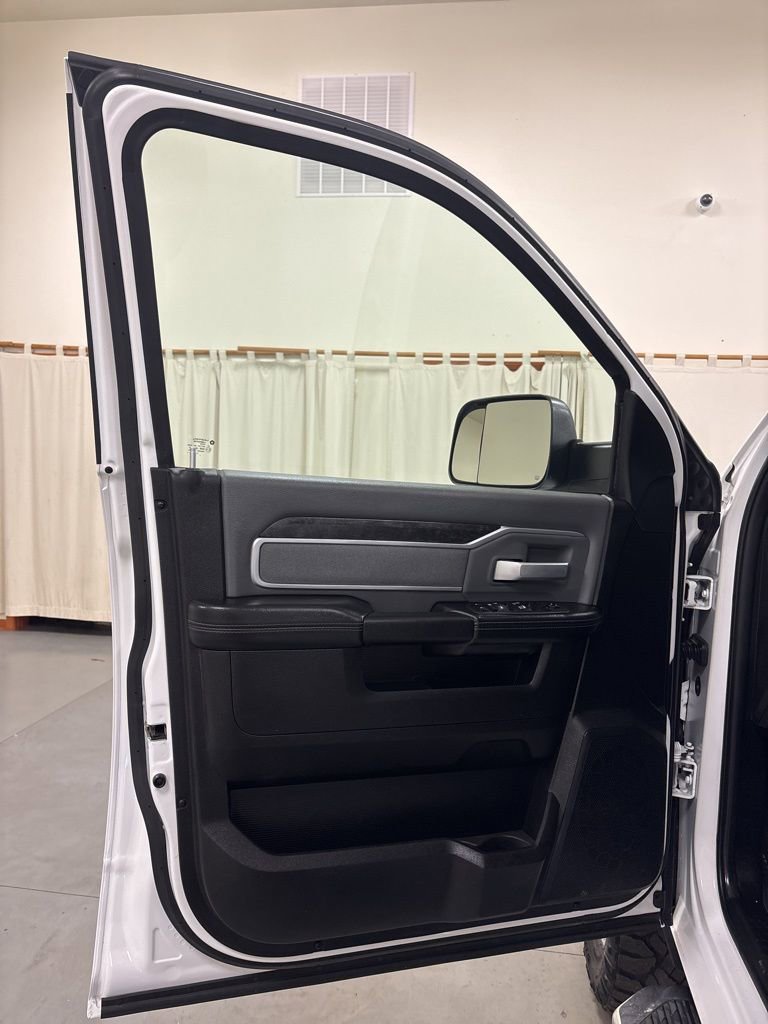 Used 2022 RAM 2500 Big Horn w/ Level C Equiment Group image 18