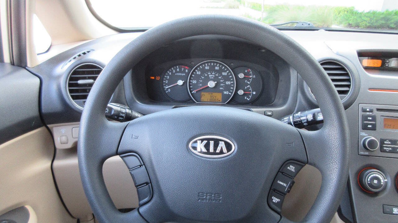 Used 2008 Kia Rondo LX FWD image 28