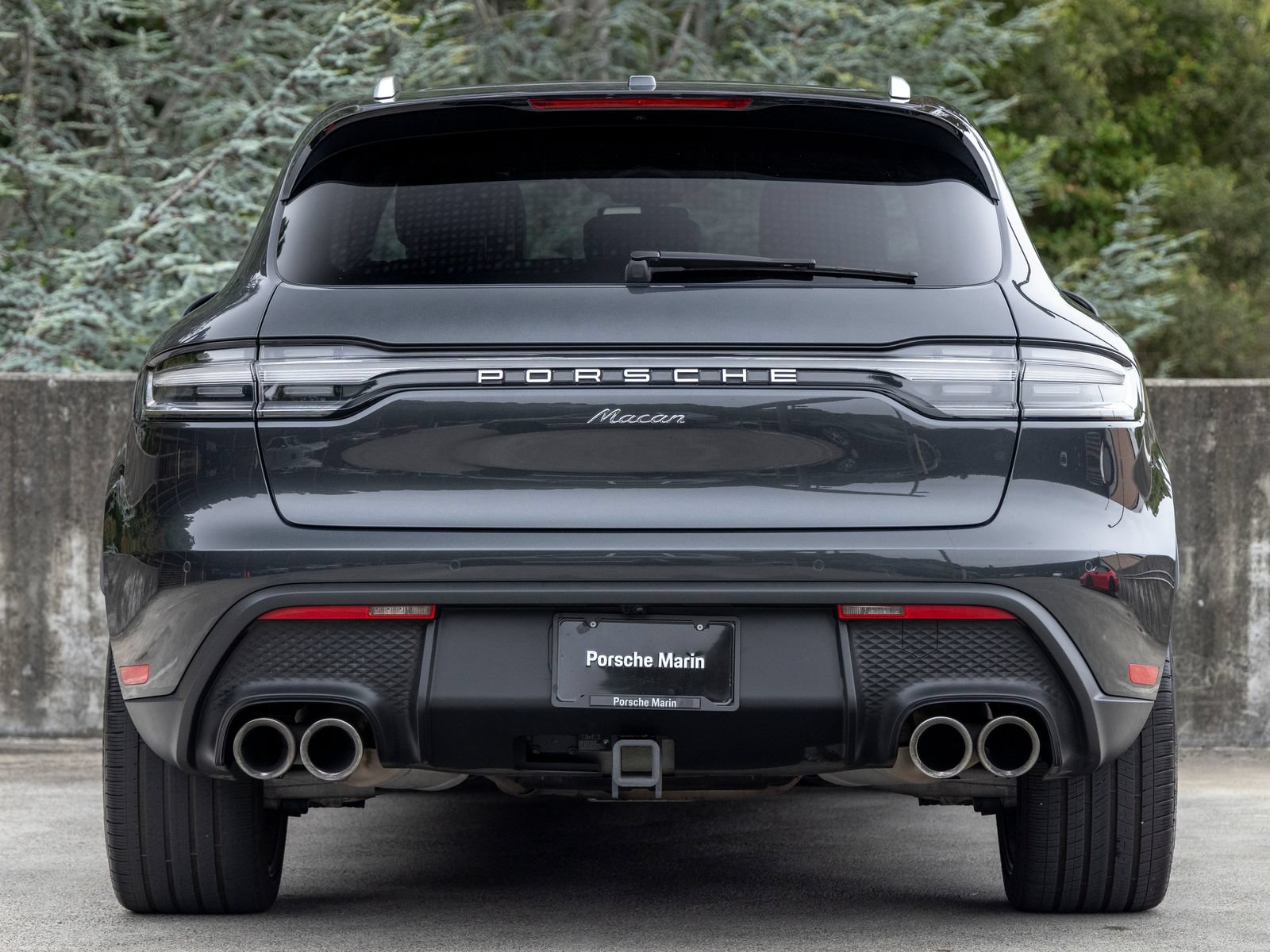 Certified 2022 Porsche Macan AWD/4WD image 10