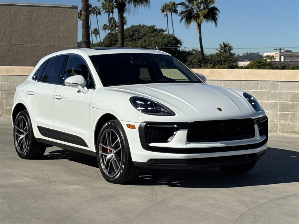 Used 2024 Porsche Macan S image 2