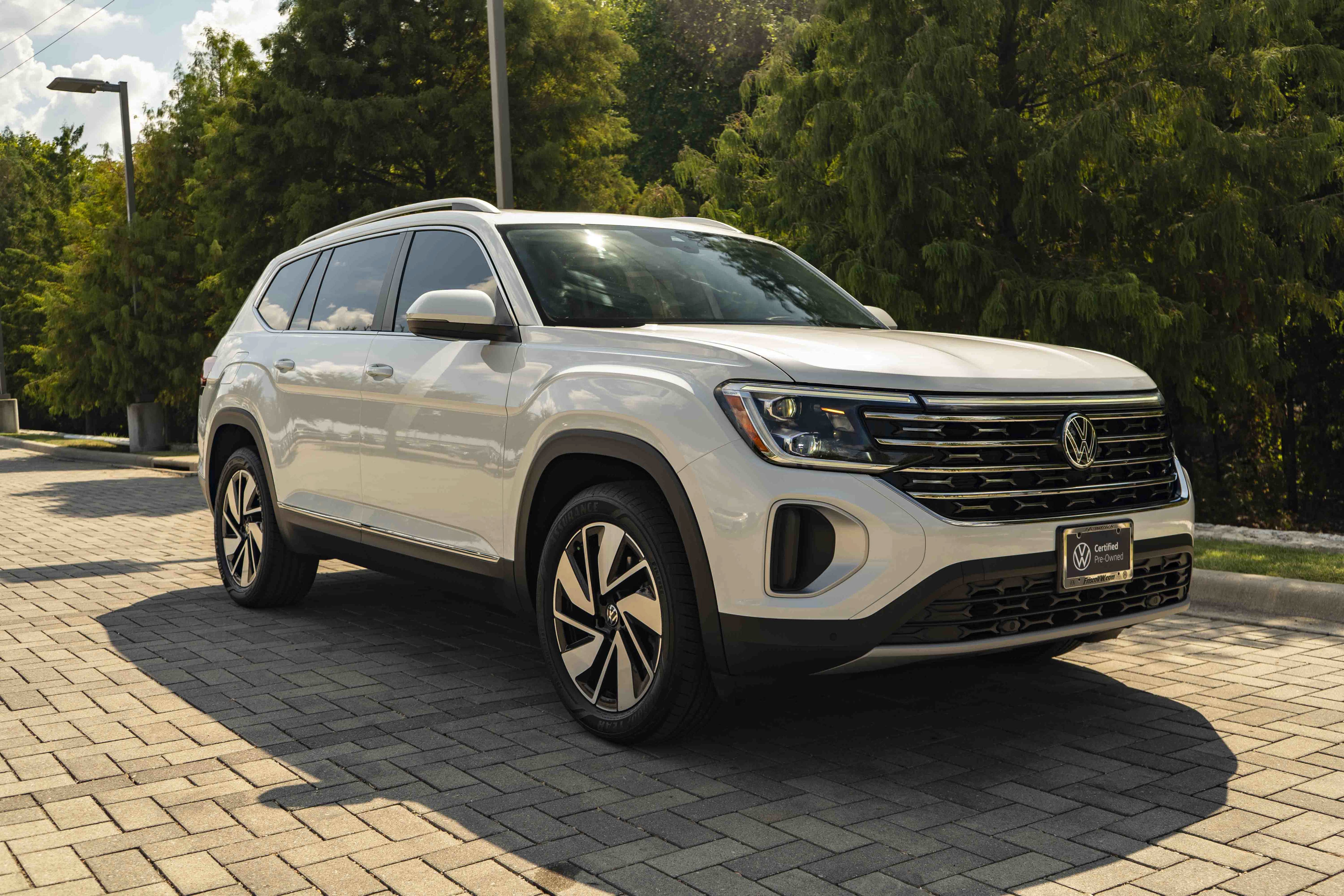 Certified 2024 Volkswagen Atlas SEL AWD/4WD image 2