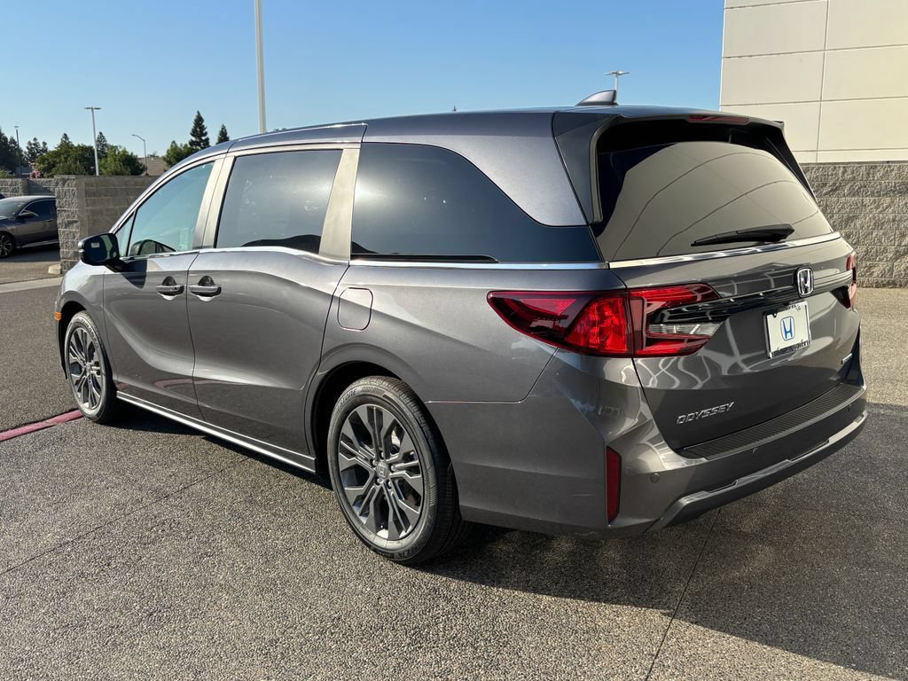 New 2026 Honda Odyssey Touring image 7