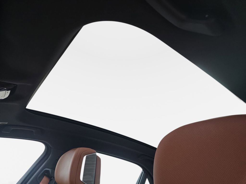 Used 2023 BMW i7 xDrive60 image 29