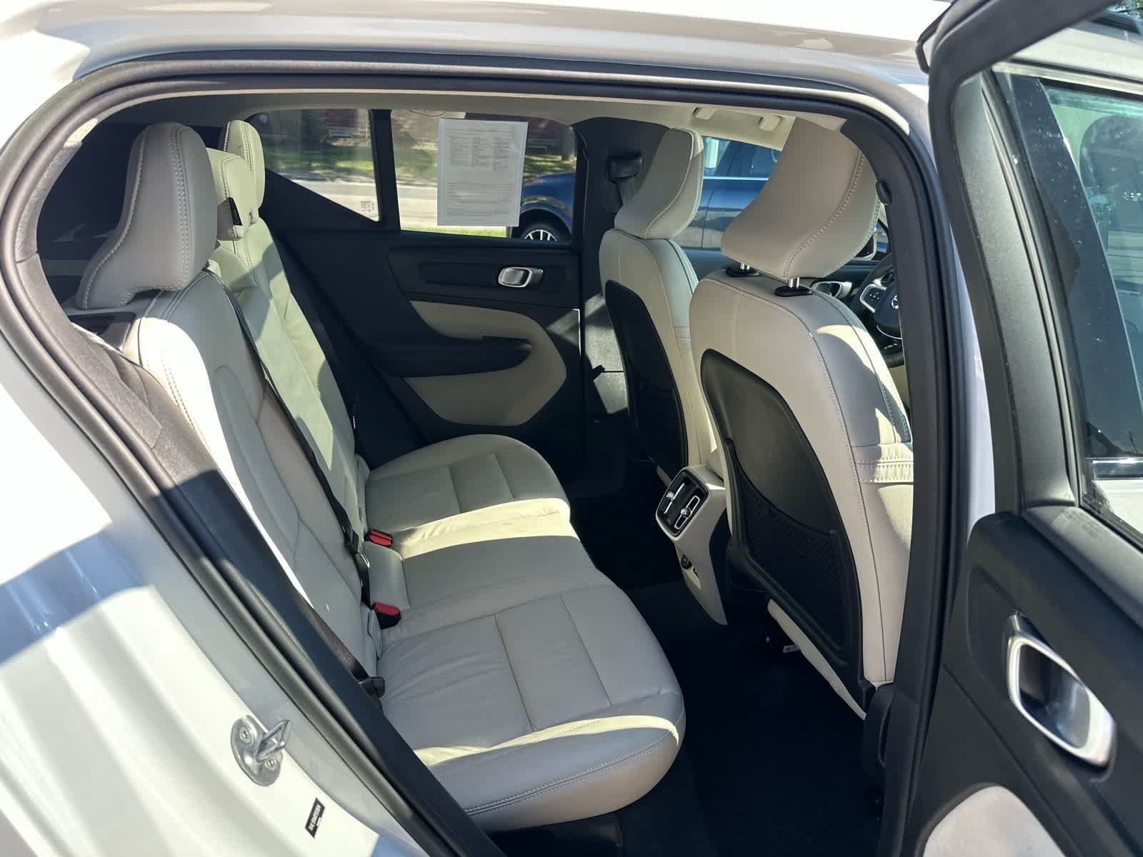 Used 2023 Volvo XC40 B5 Plus w/ Driver Assist Package AWD/4WD image 37