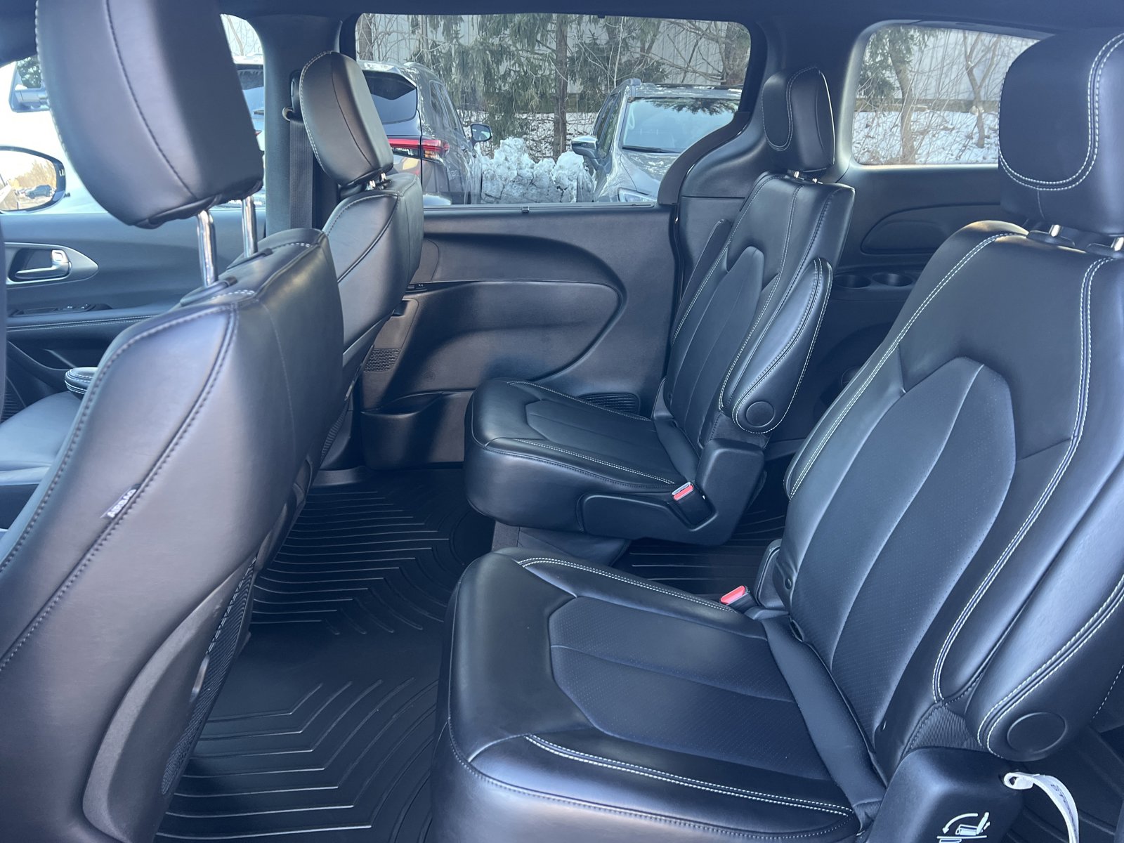 Certified 2026 Chrysler Pacifica Select image 7