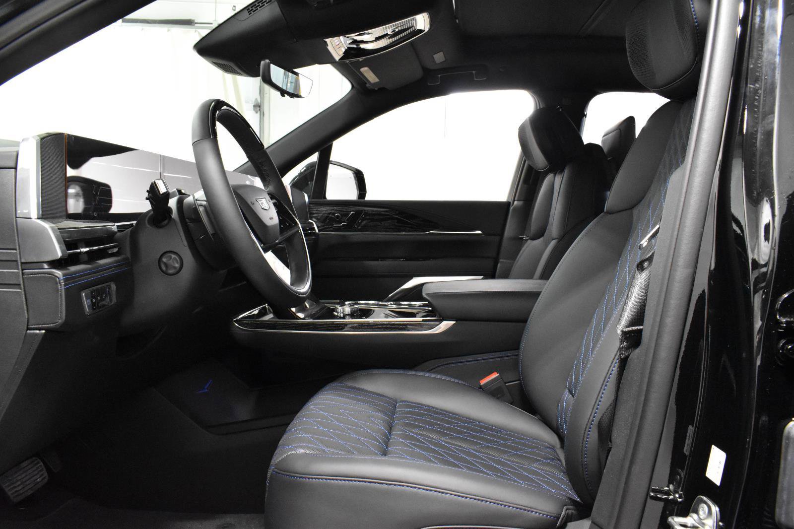 New 2025 Cadillac Escalade IQ Luxury 1 w/ LPO, Radiant Package image 2