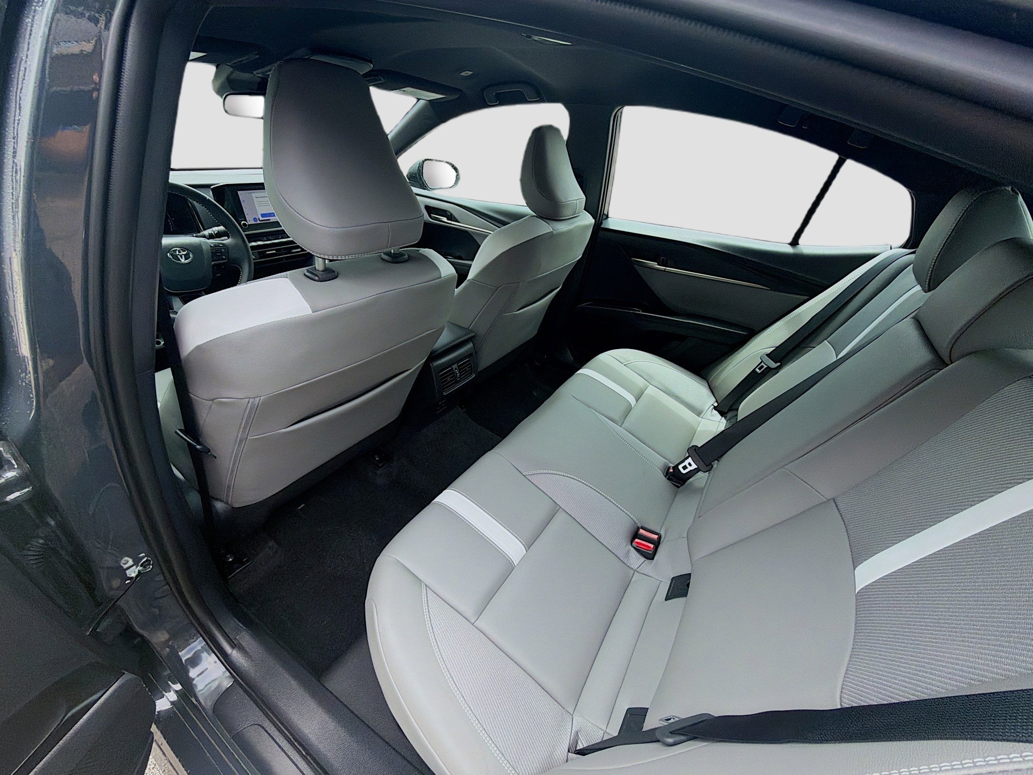 Used 2026 Toyota Camry SE FWD image 24