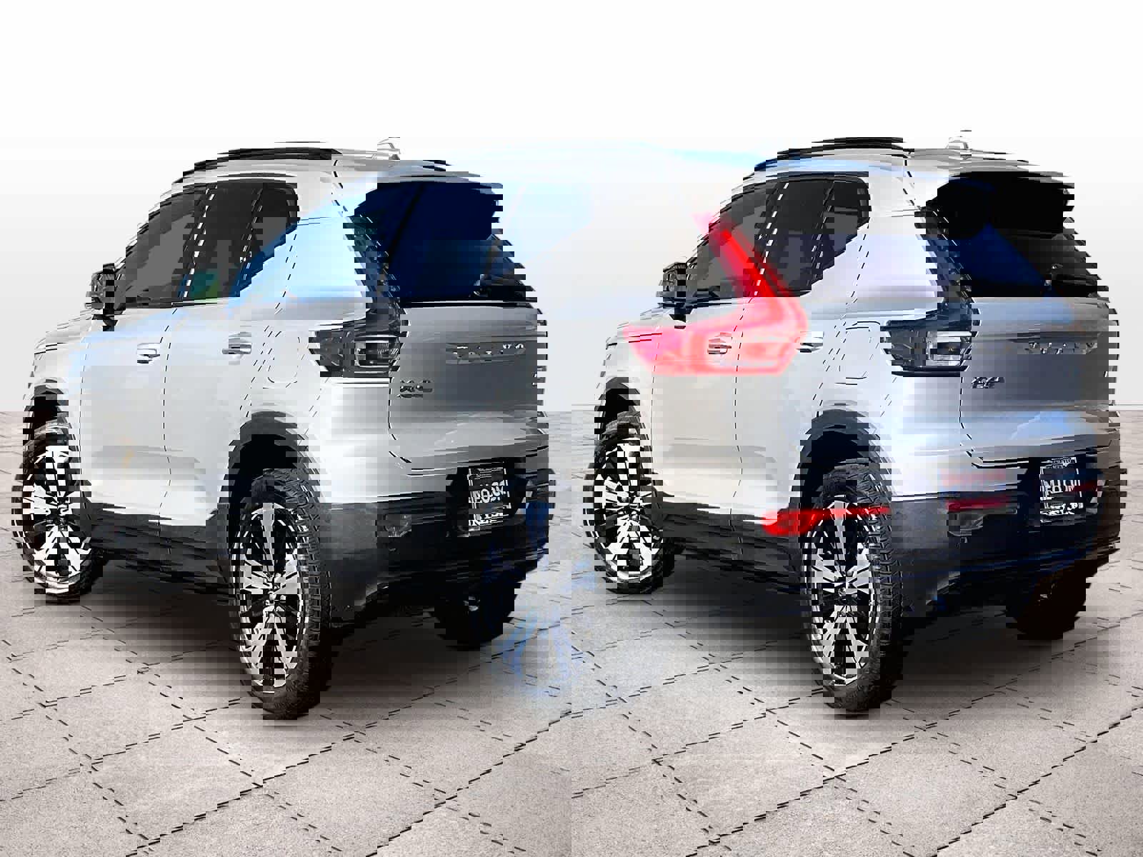 Used 2023 Volvo XC40 Recharge Plus image 15