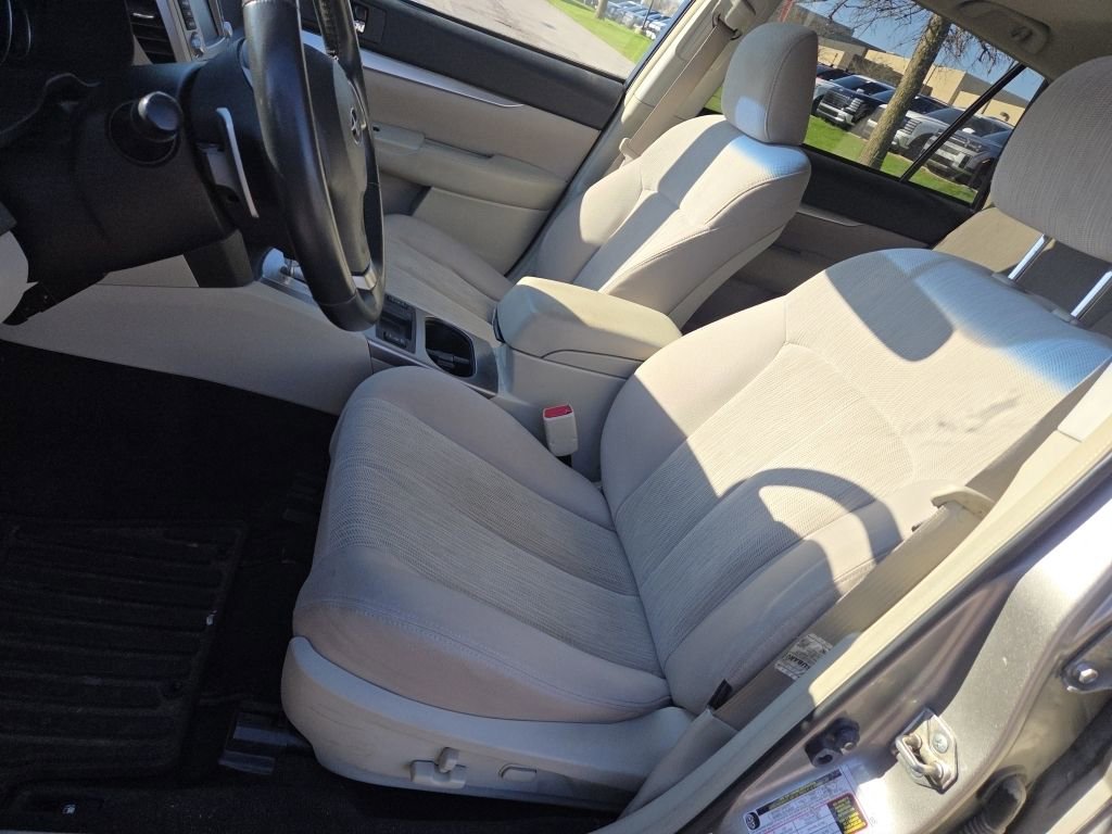 Used 2014 Subaru Outback 2.5i Premium w/ Moonroof Package AWD/4WD image 21