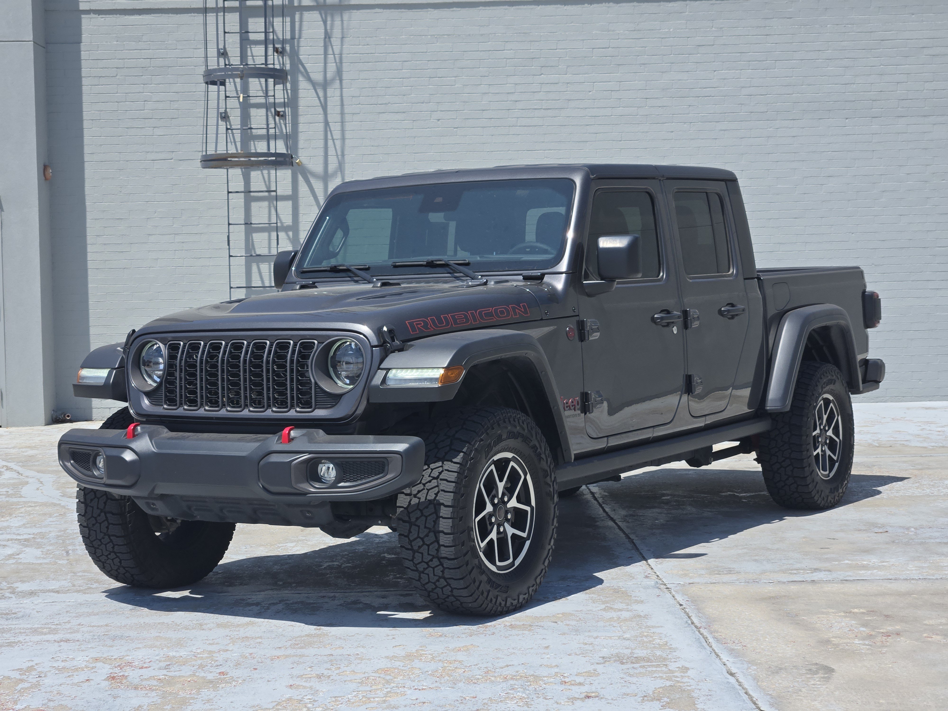 Used 2024 Jeep Gladiator Rubicon w/ Convenience Group AWD/4WD image 4