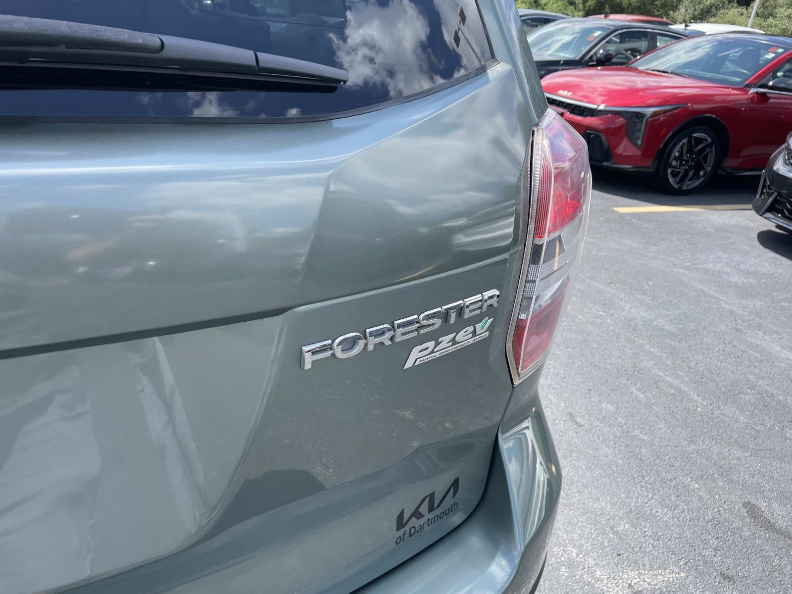 Used 2016 Subaru Forester 2.5i Limited AWD/4WD image 6