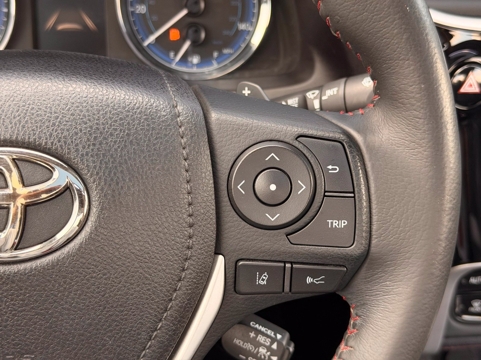 Used 2017 Toyota Corolla SE 50th Anniversary FWD image 30