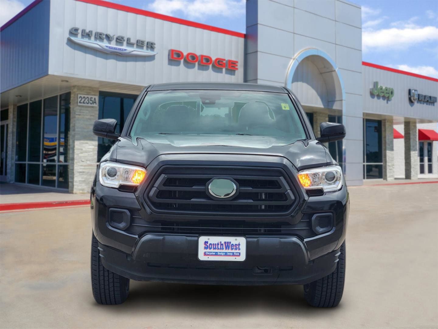 Used 2023 Toyota Tacoma SR image 5