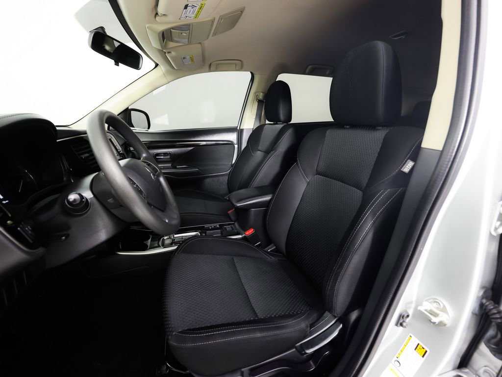 Used 2020 Mitsubishi Outlander ES image 21