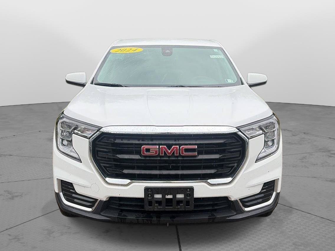 Used 2024 GMC Terrain SLE AWD/4WD image 2
