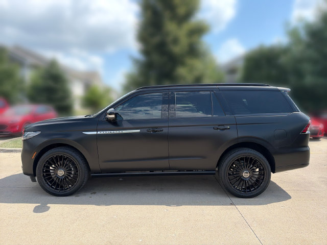 New 2026 Lincoln Navigator Reserve AWD/4WD image 10