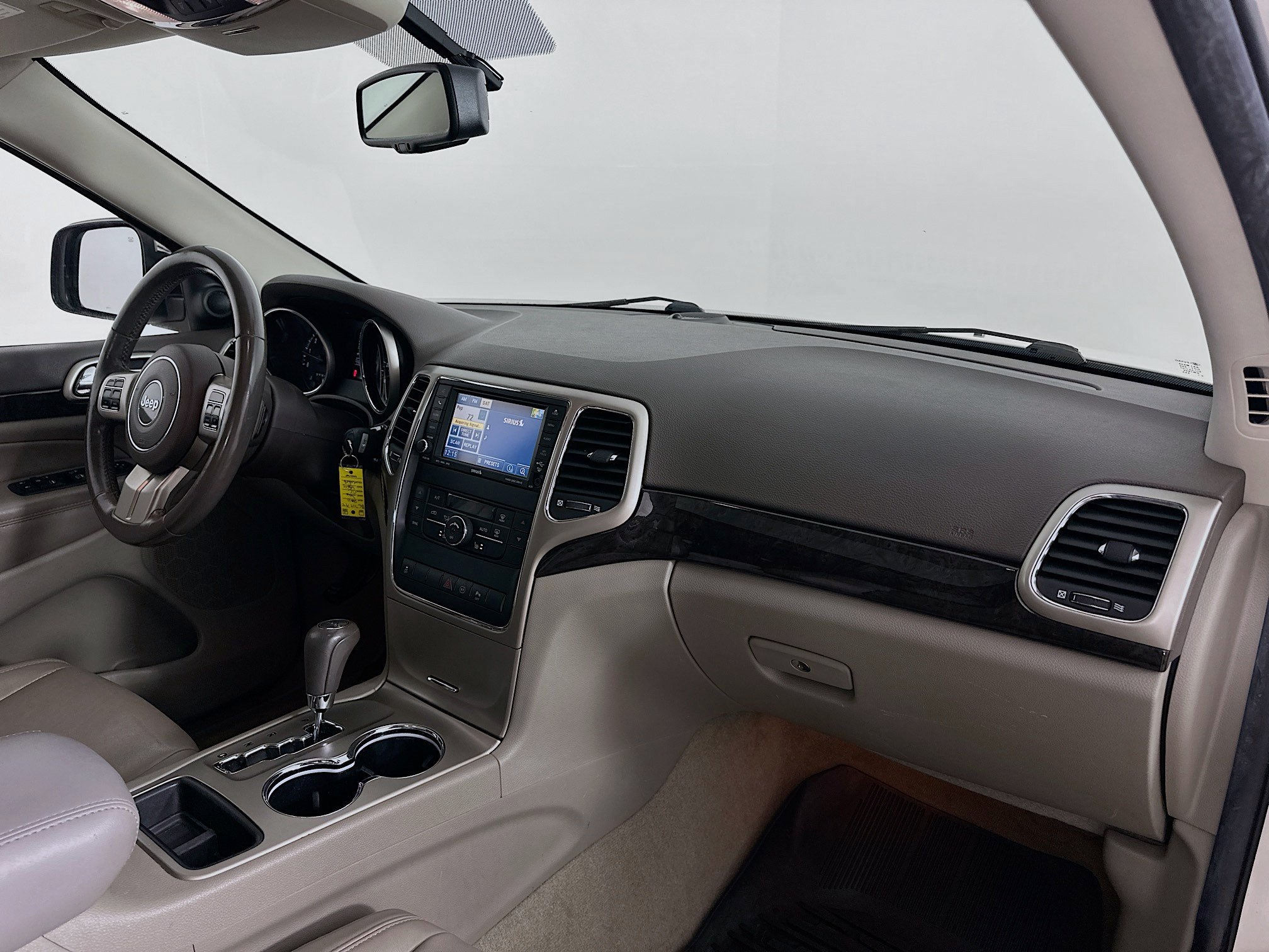 Used 2011 Jeep Grand Cherokee Laredo AWD/4WD image 33