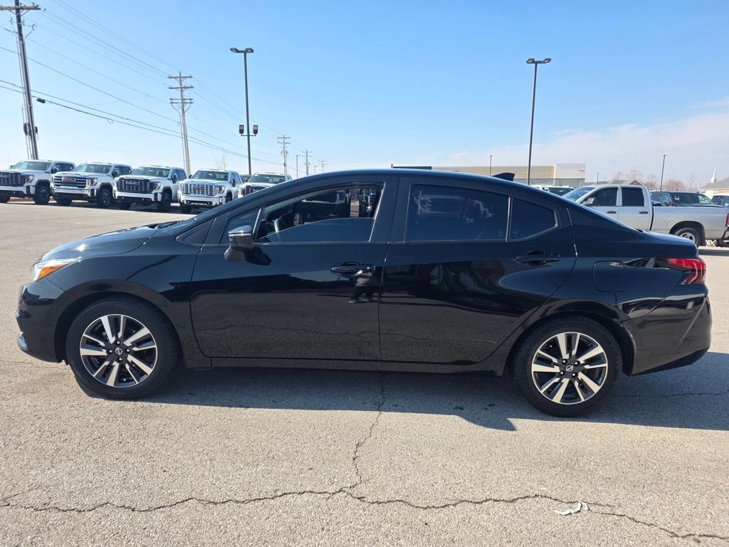 Used 2021 Nissan Versa SV image 4