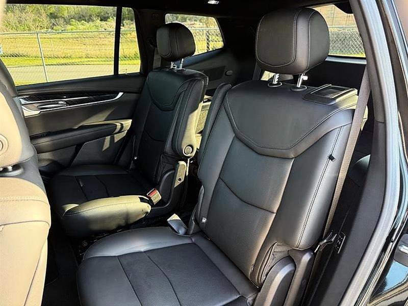 Used 2023 Cadillac XT6 Premium Luxury image 53