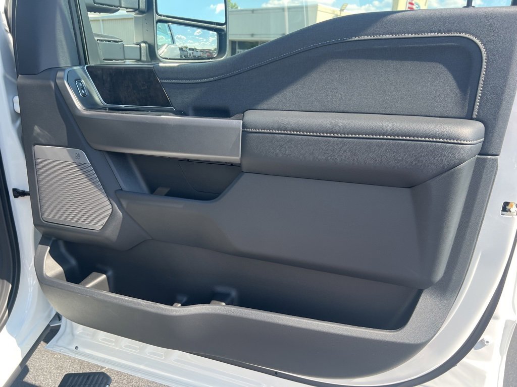 New 2026 Ford F250 Lariat w/ Lariat Ultimate Package image 17