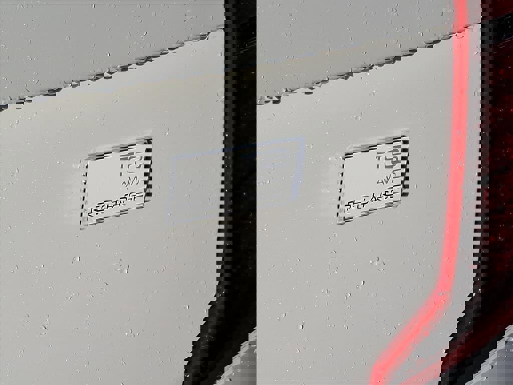 Used 2021 Volvo XC90 T8 Inscription w/ Lounge Package image 6