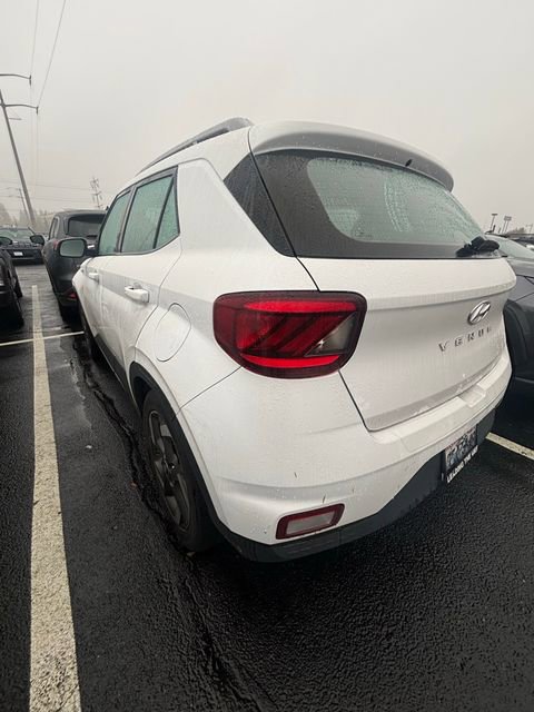 Used 2022 Hyundai Venue SEL image 5