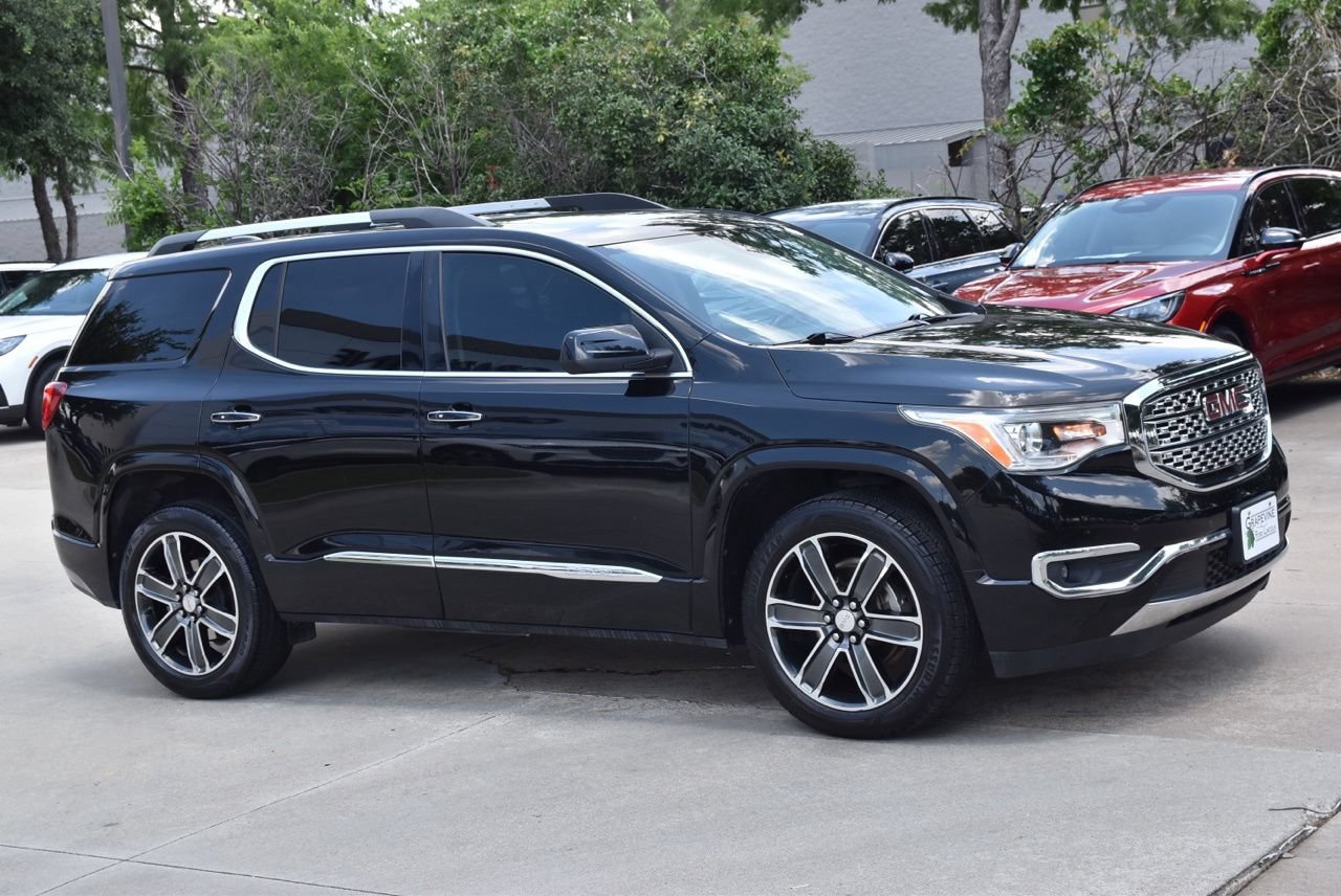Used 2018 GMC Acadia Denali w/ Technology Package FWD image 5