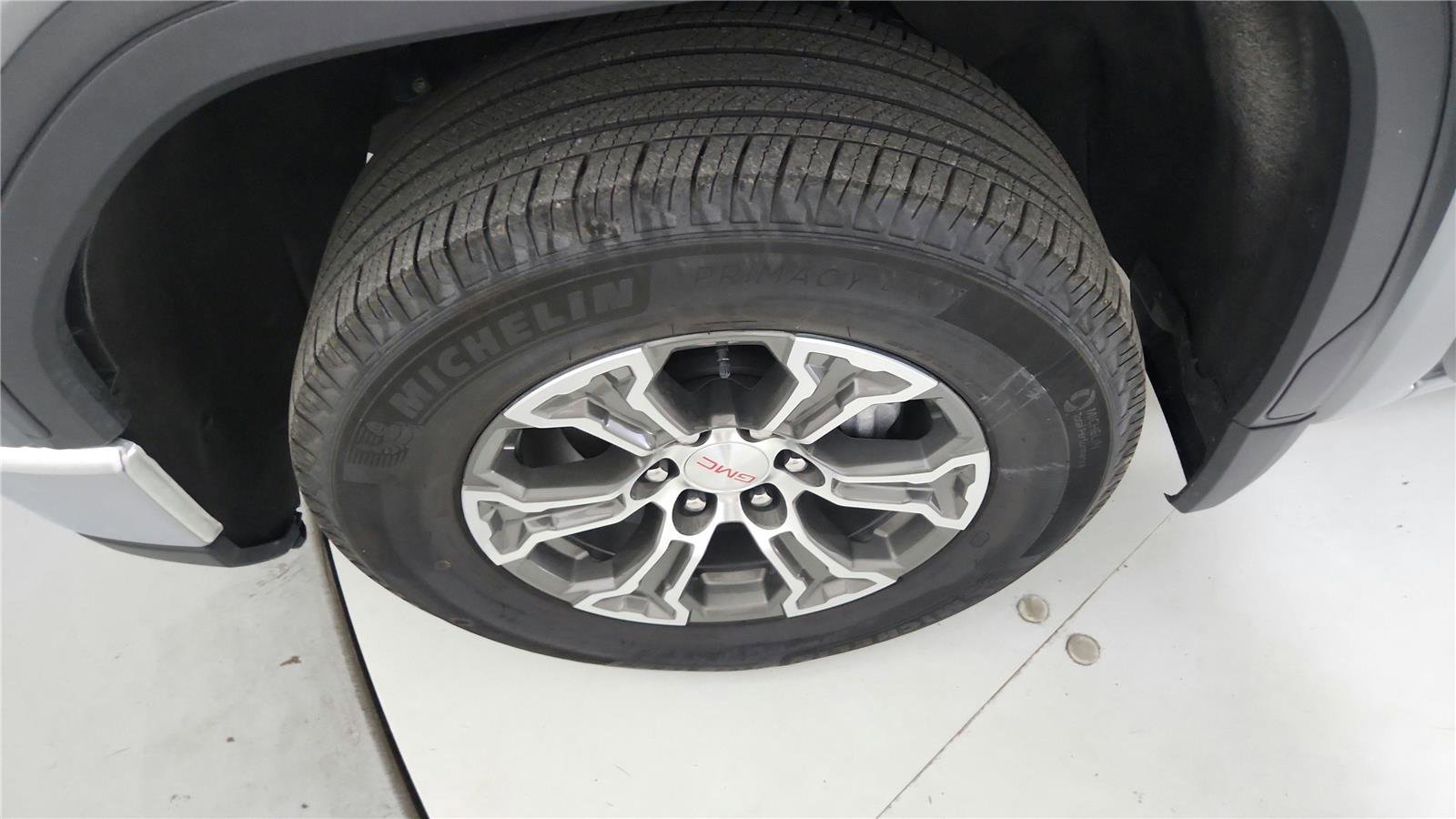 Used 2025 GMC Sierra 1500 SLT AWD/4WD image 34