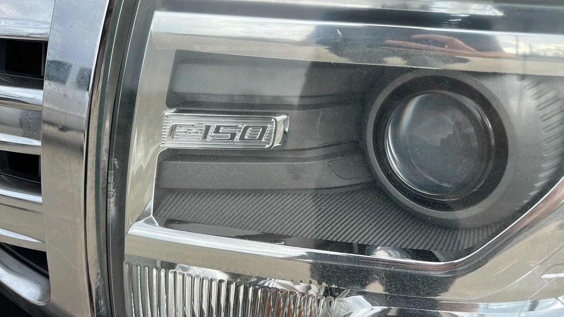 Used 2014 Ford F150 Lariat w/ Equipment Group 502A Luxury image 9