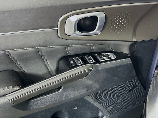 Used 2023 Kia Sorento SX image 19