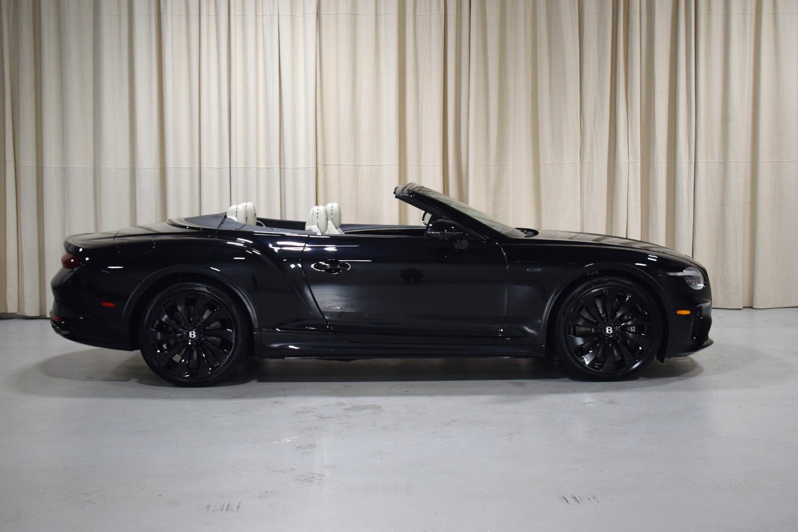 New 2025 Bentley Continental GTC image 5