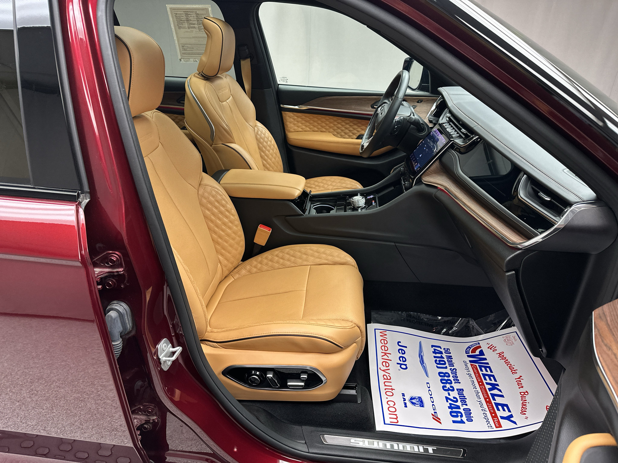 Used 2025 Jeep Grand Cherokee Summit w/ Adv Protech Group IV AWD/4WD image 23